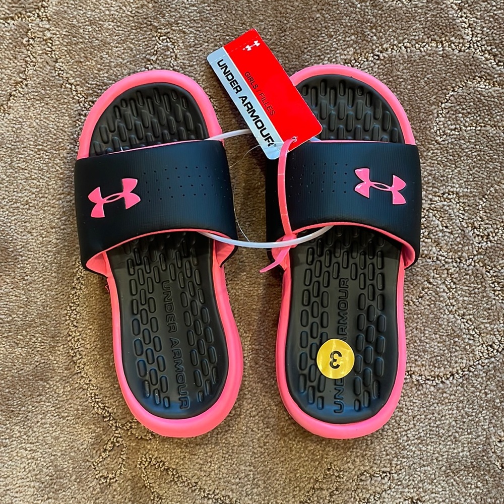 Cute girls Under Armour slides, size 3Y, brand new!